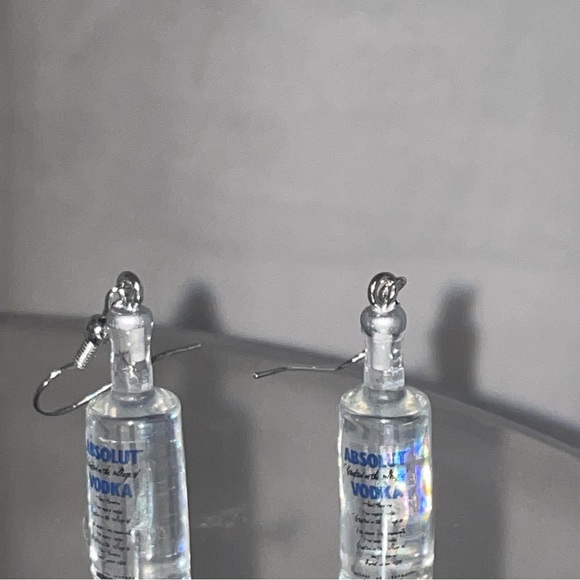 Absolut vodka earrings - Picture 2 of 3